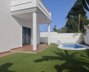 Piscina de Casa o xalet en venda en Dos Hermanas amb Aire condicionat, Calefacció i Jardí privat