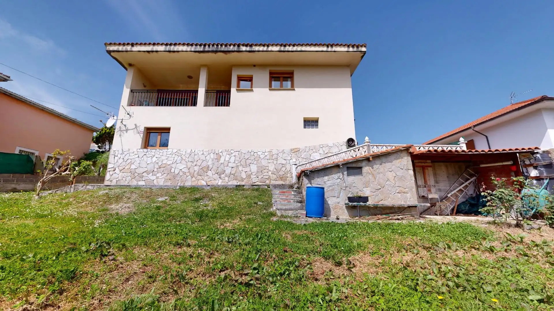 Außenansicht von Haus oder Chalet zum Verkauf in Valle de Mena mit Heizung, Privatgarten und Terrasse