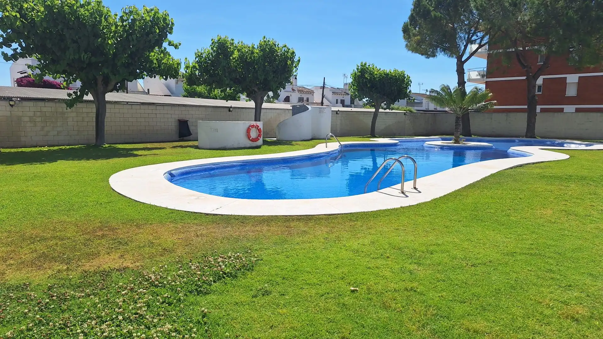 Piscina de Casa adosada en venda en Creixell amb Aire condicionat, Terrassa i Piscina