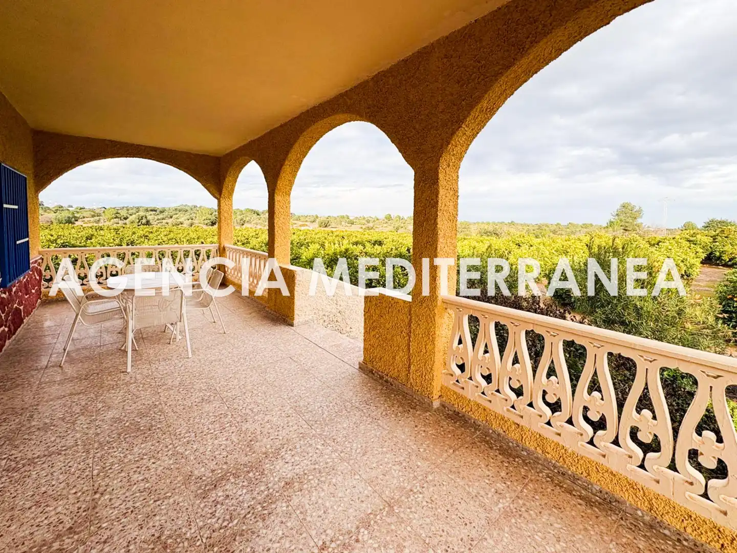 Villa avec jardin à vendre à NUM 18