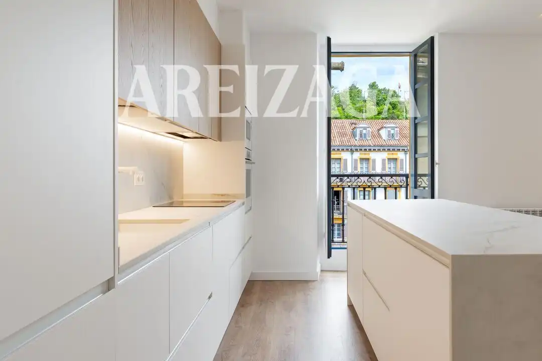 Cocina de Piso en venta en Donostia - San Sebastián  con Calefacción y Balcón