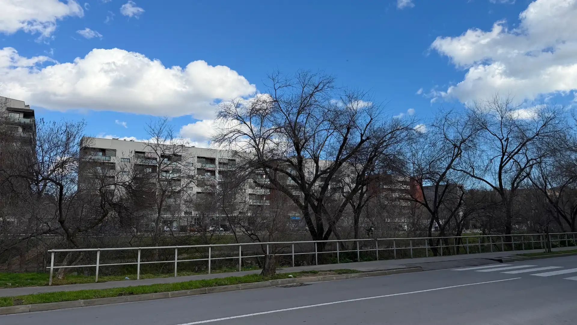 Vista exterior de Piso en venta en Viladecans con Calefacción, Amueblado y Horno