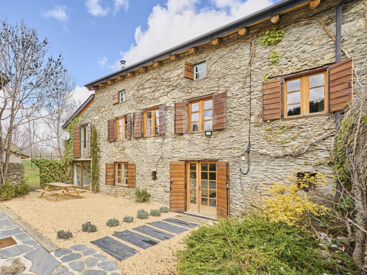Vista exterior de Casa o xalet en venda en Err amb Calefacció i Parquet