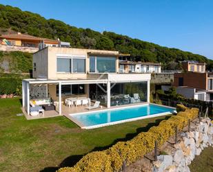 Vista exterior de Casa o xalet de lloguer en Sant Vicenç de Montalt amb Aire condicionat, Calefacció i Jardí privat