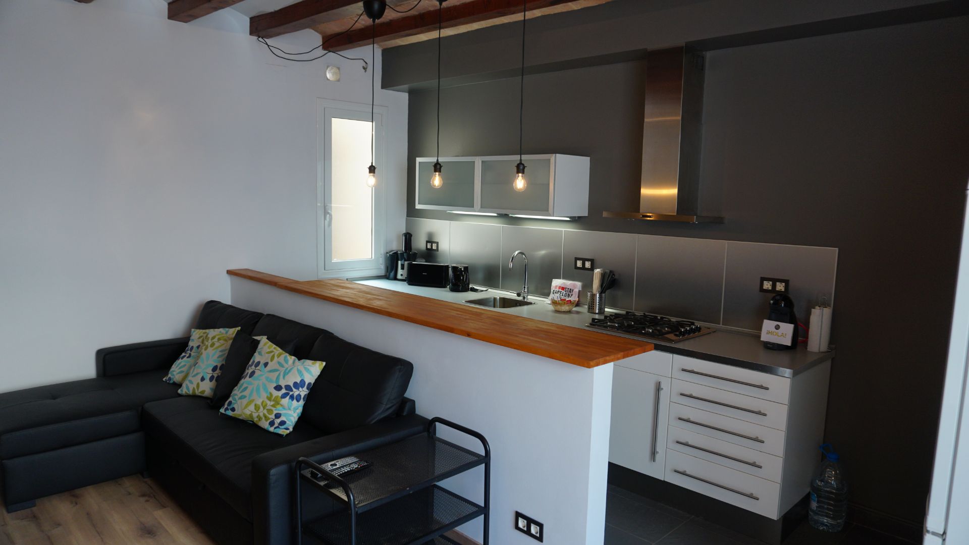 Cuina de Apartament de lloguer en  Barcelona Capital amb Moblat, Forn i Rentadora
