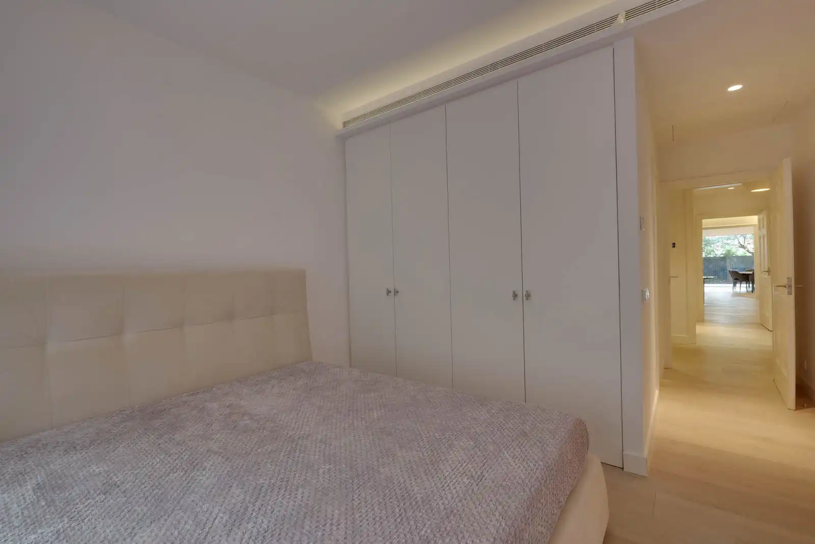 Bedroom of Flat for sale in Barcelona  with Air Conditioner, Heating and Parquet flooring