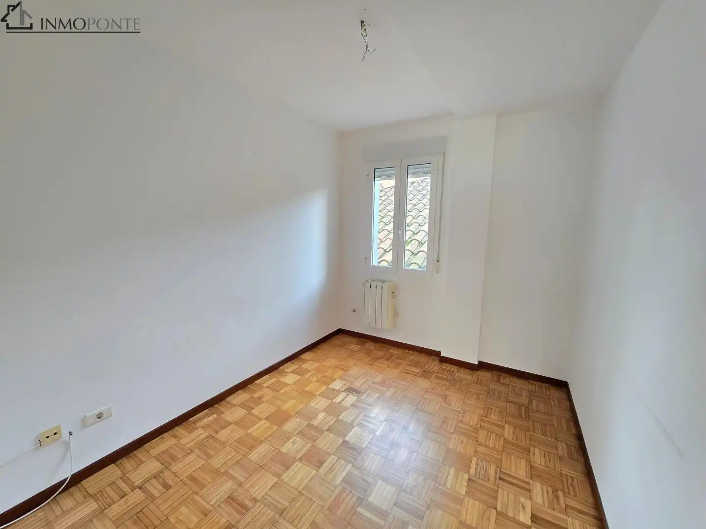 Bedroom of Flat for rent in Pontevedra Capital 