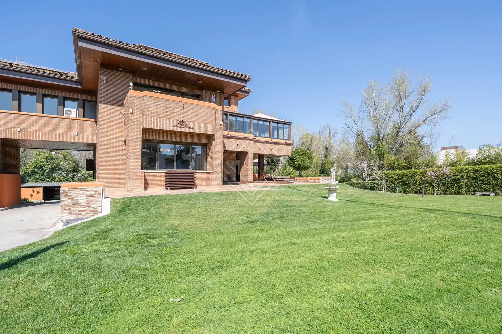 Vista exterior de Casa o chalet en venta en Madrid con Aire acondicionado, Calefacción y Jardín privado