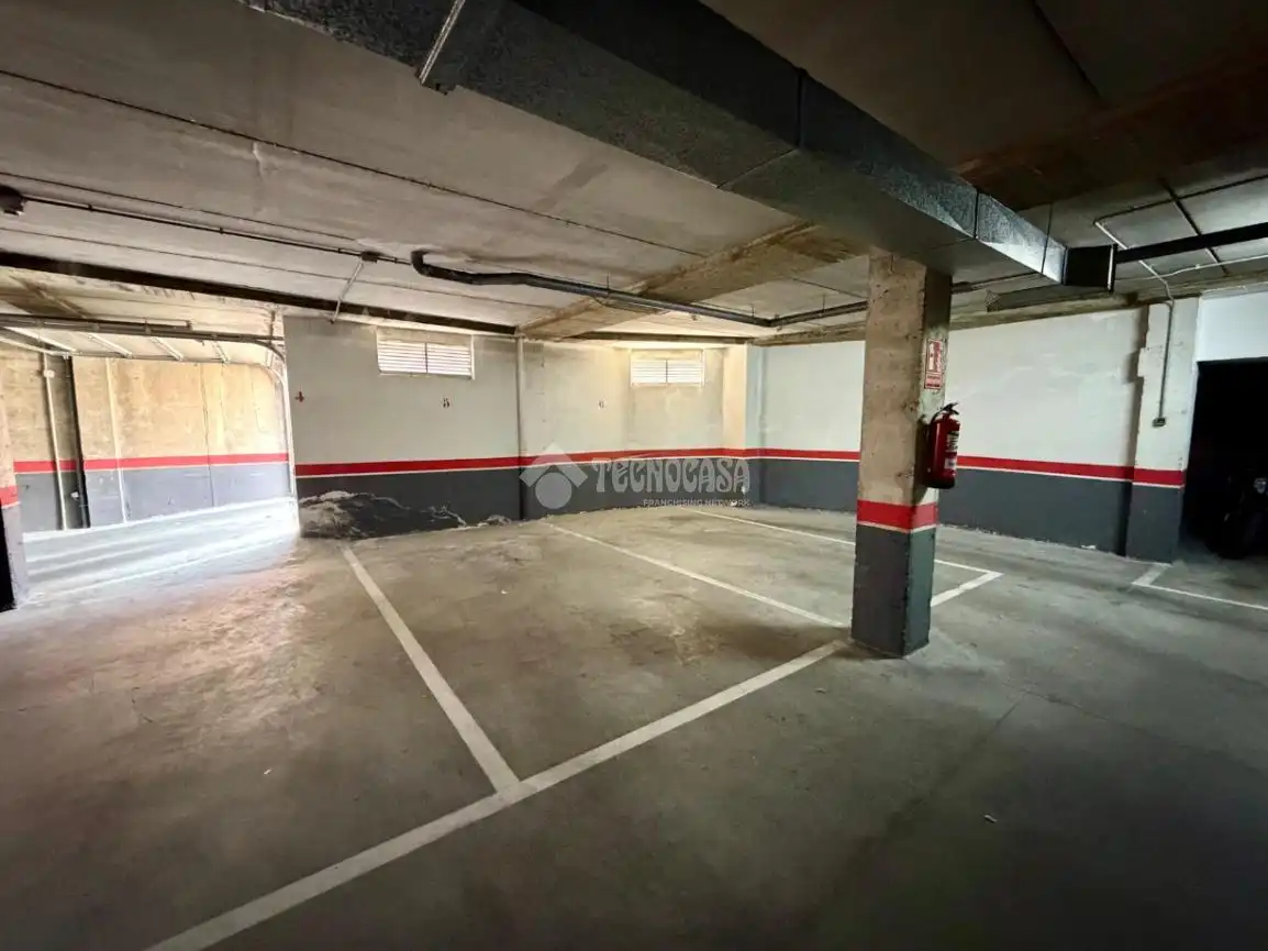 Parkplatz von Wohnung zum Verkauf in León Capital  mit Heizung, Parkett und Terrasse