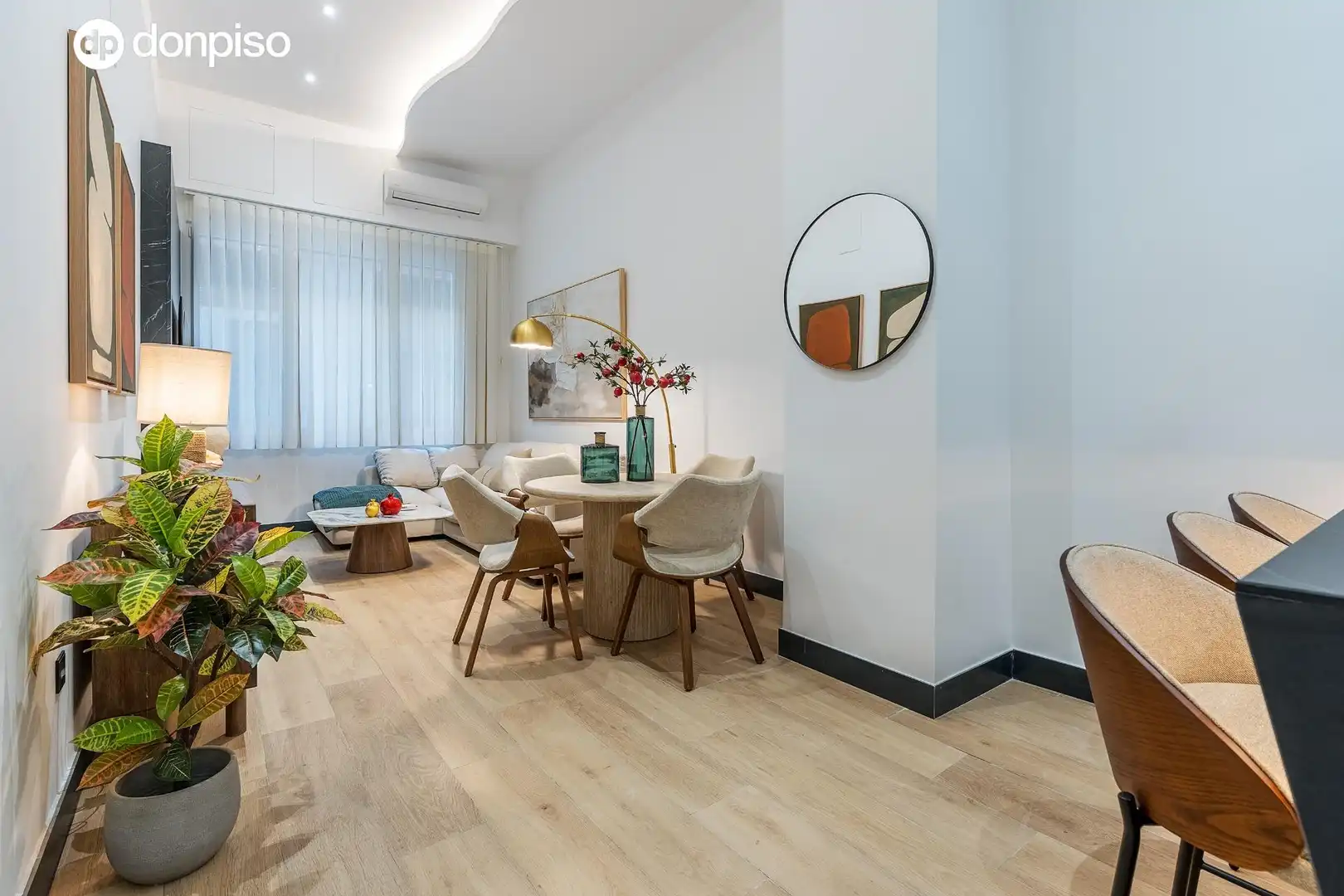 Sala d'estar de Planta baixa en venda en Granada amb Moblat i Piscina comunitària