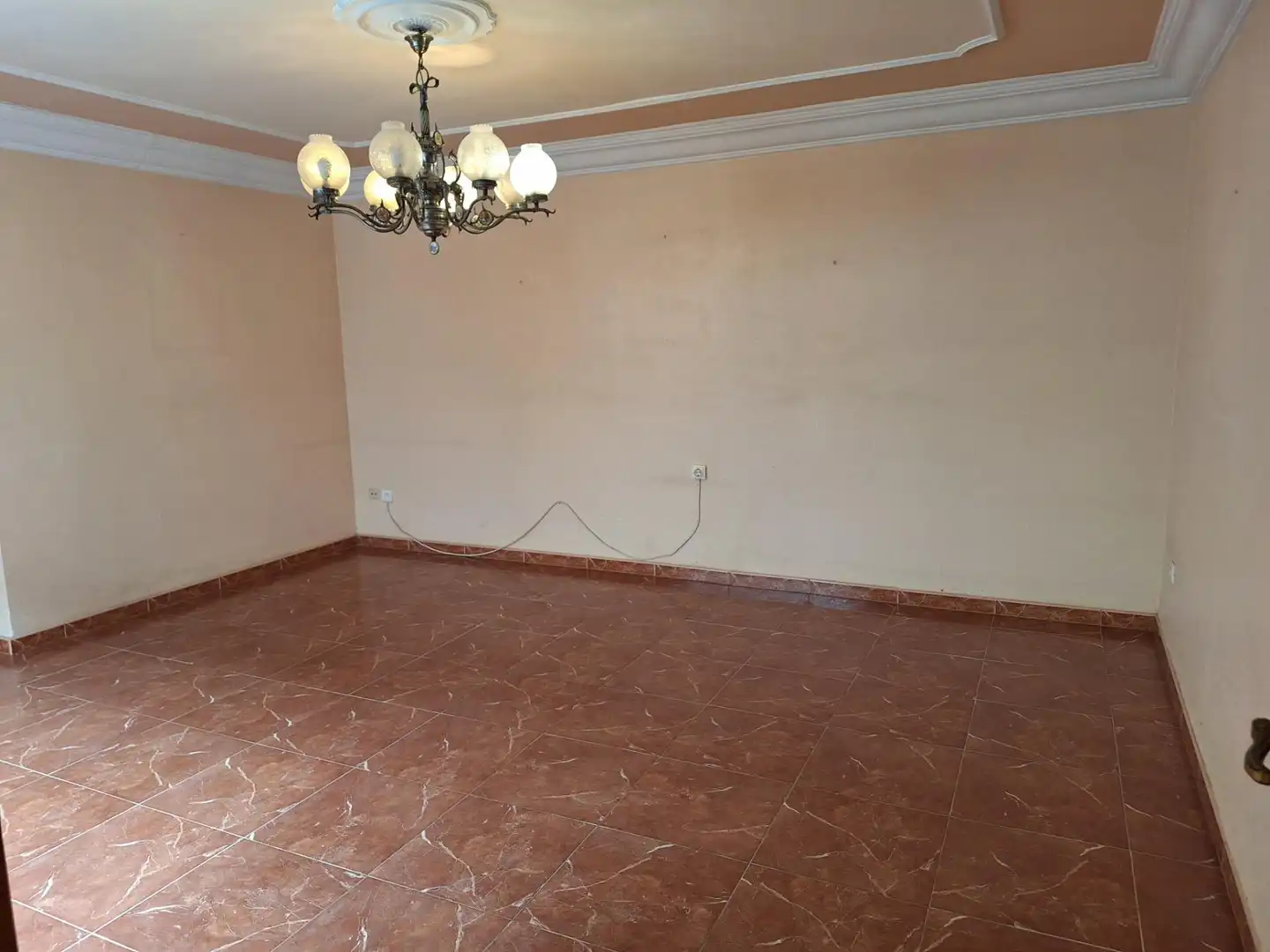 Menjador de Casa adosada en venda en Algemesí amb Aire condicionat, Terrassa i Balcó