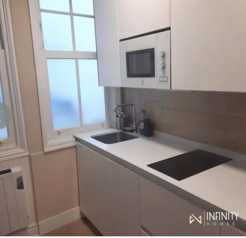 Cocina de Apartamento de alquiler en Bilbao  con Calefacción, Horno y Lavadora