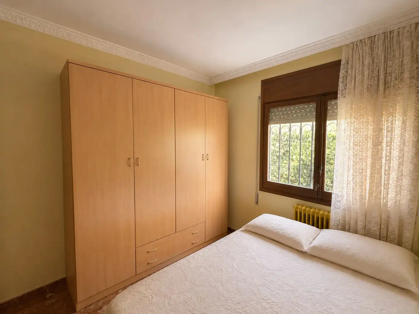 Dormitori de Casa o xalet en venda en Mont-roig del Camp amb Aire condicionat, Calefacció i Jardí privat