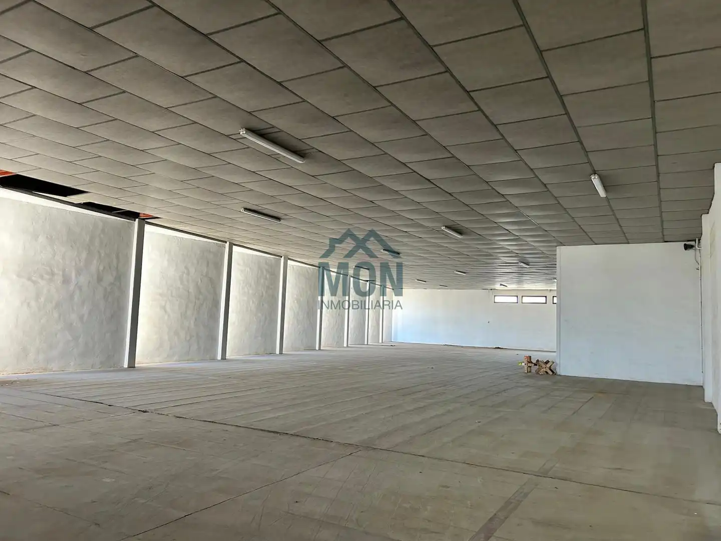 Industrial building with lift to rent in Fuente del Jarro, imagen 11