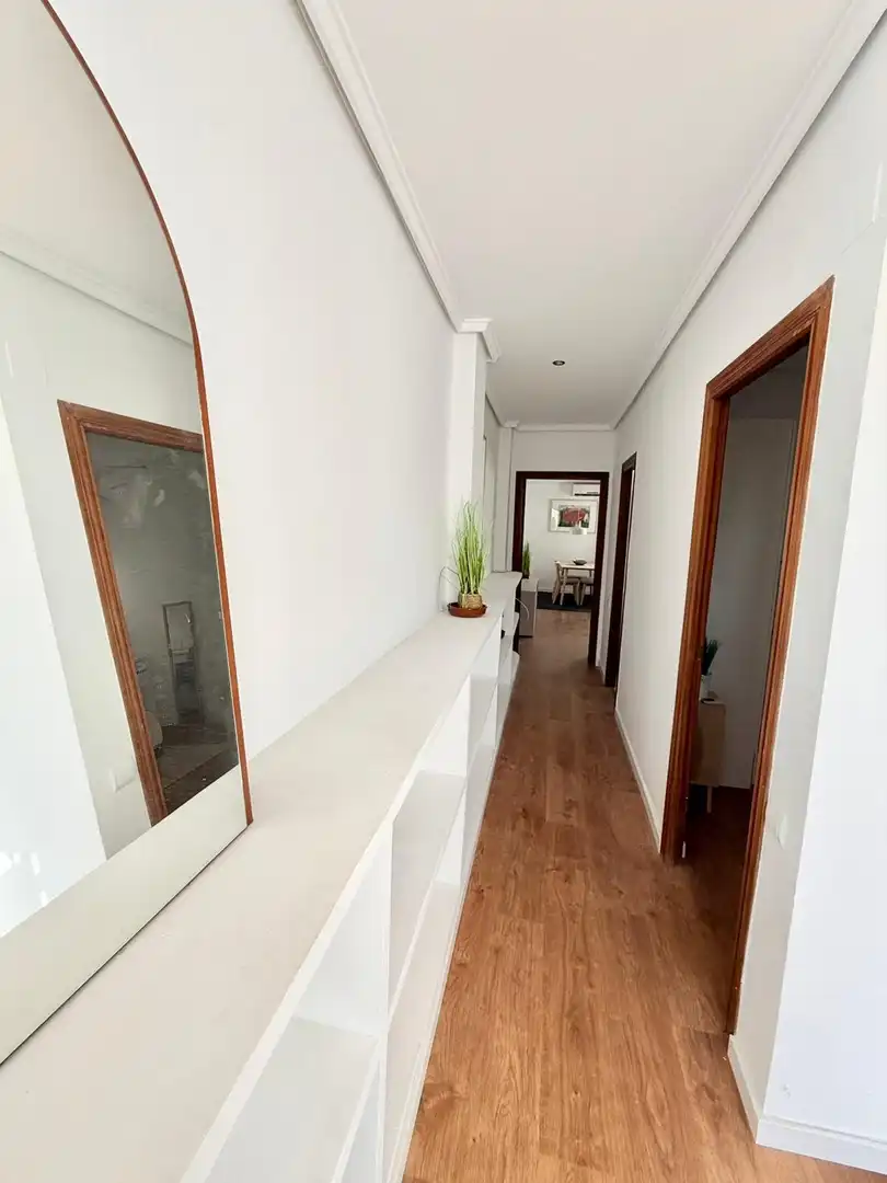 Wohnung zur Miete in Valencia mit Klimaanlage, Parkett und Terrasse