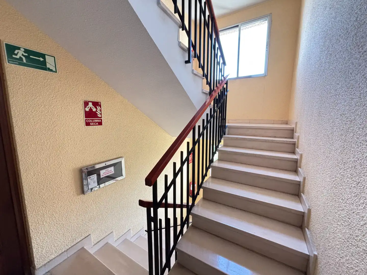 Wohnung zum Verkauf in Madrid mit Heizung, Privatgarten und Terrasse