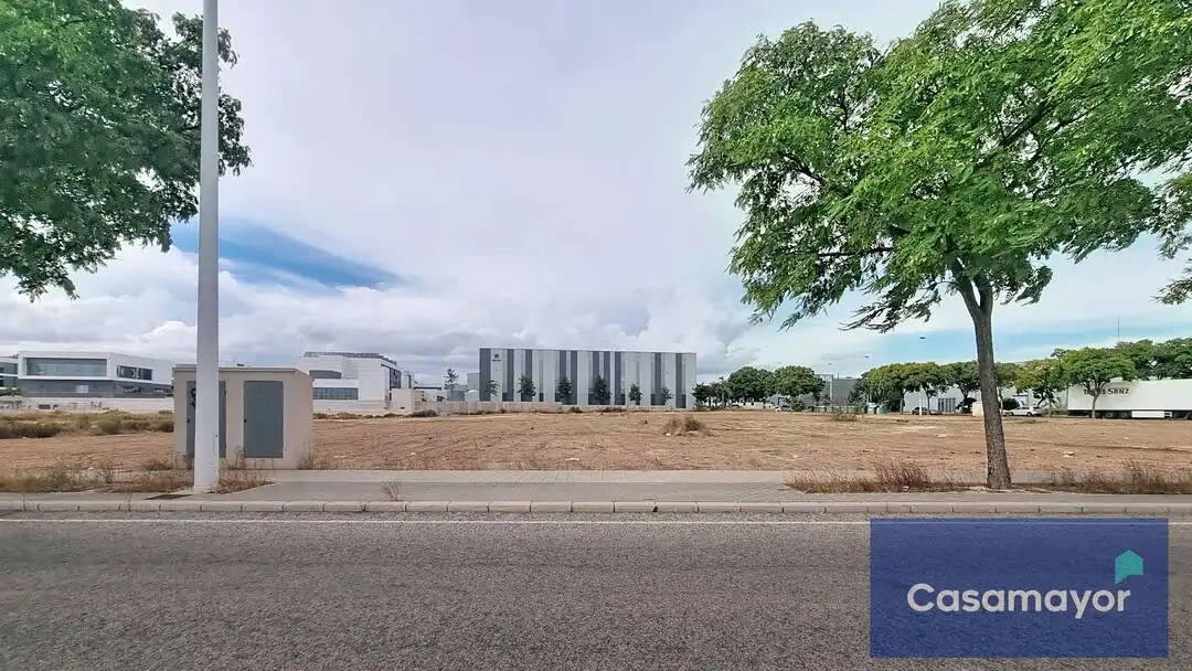 Terreno residencial en venta en Calle Galileo Galilei