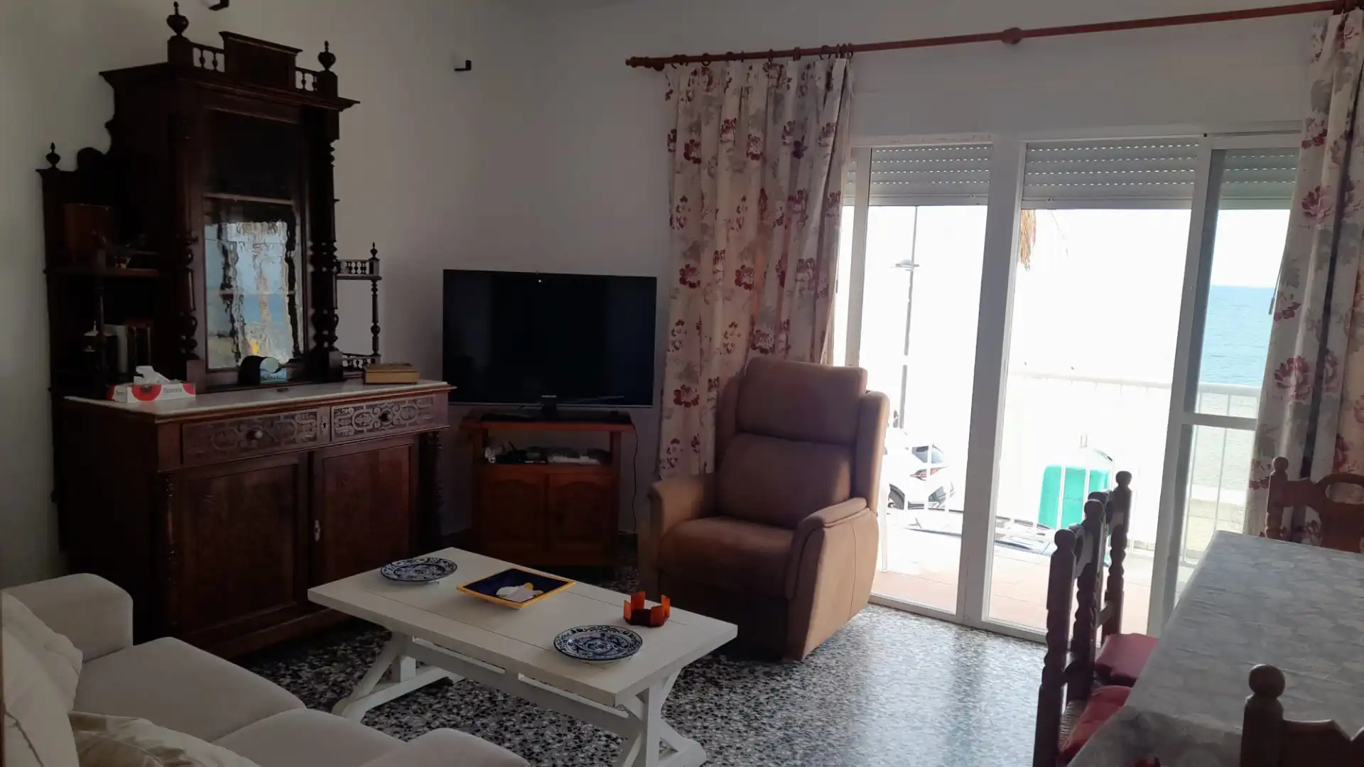 Wohnzimmer von Wohnung zum Verkauf in Torrenueva Costa mit Ofen, Waschmaschine und Balkon
