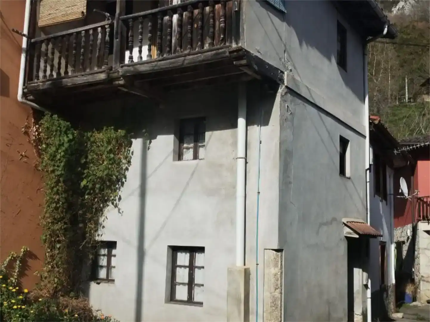 Vista exterior de Pis en venda en Amieva
