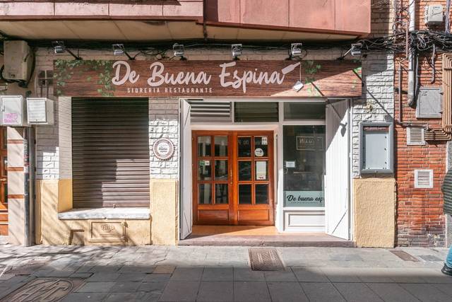 Local comercial en Venta en Calle del Doctor Aquilino Hurlé, 21 en La Arena
