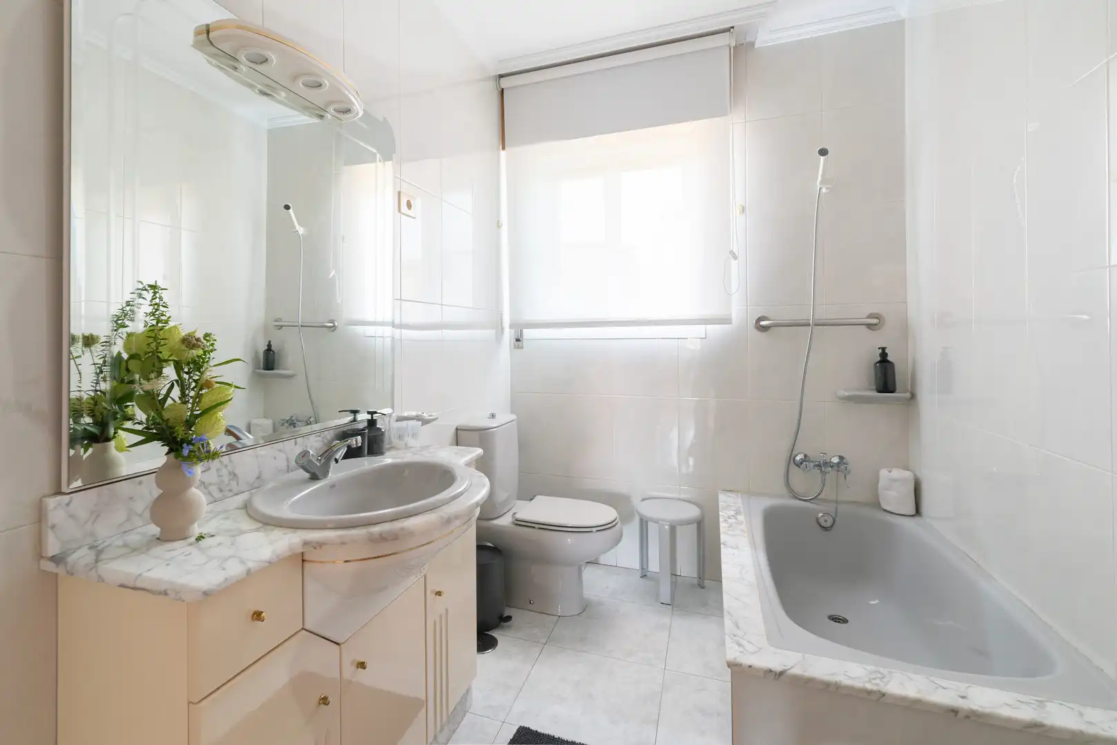 Bathroom of Houses for sale in Vigo   with Heating, Private garden and Terrace
