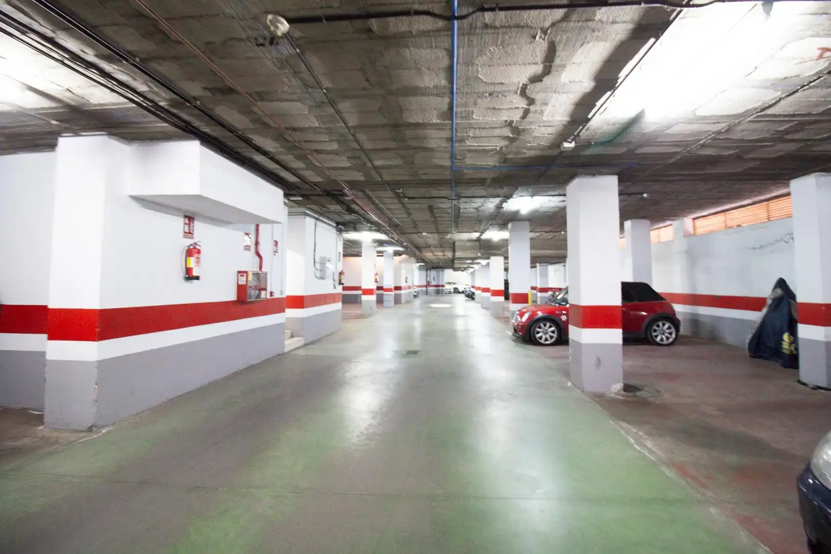 Parking of Flat for sale in Sevilla  with Air Conditioner, Heating and Community pool