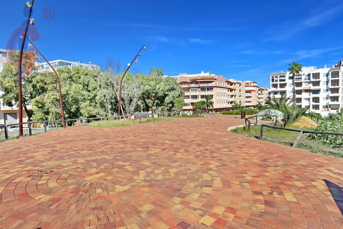 Exterior view of Commercial properties for sale in Guardamar del Segura  with Air Conditioner