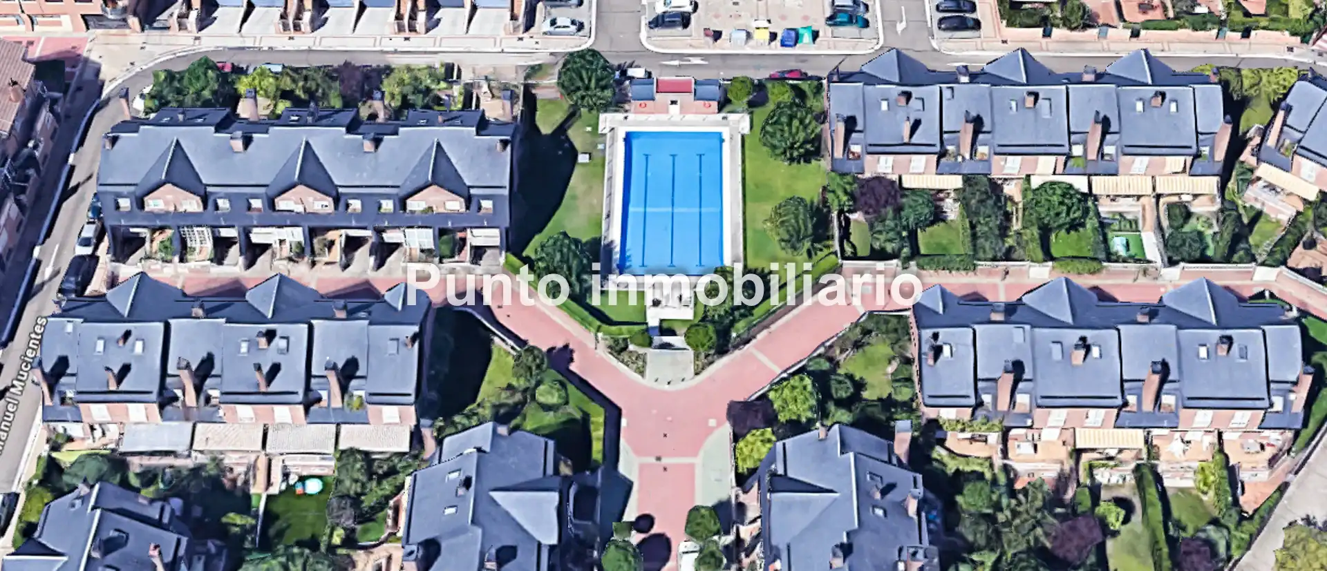 Vista exterior de Casa adosada en venda en Valladolid amb Calefacció, Jardí privat i Parquet