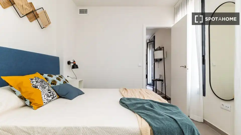 Bedroom of Flat for rent in Valencia  with Air Conditioner, Heating and Furnished