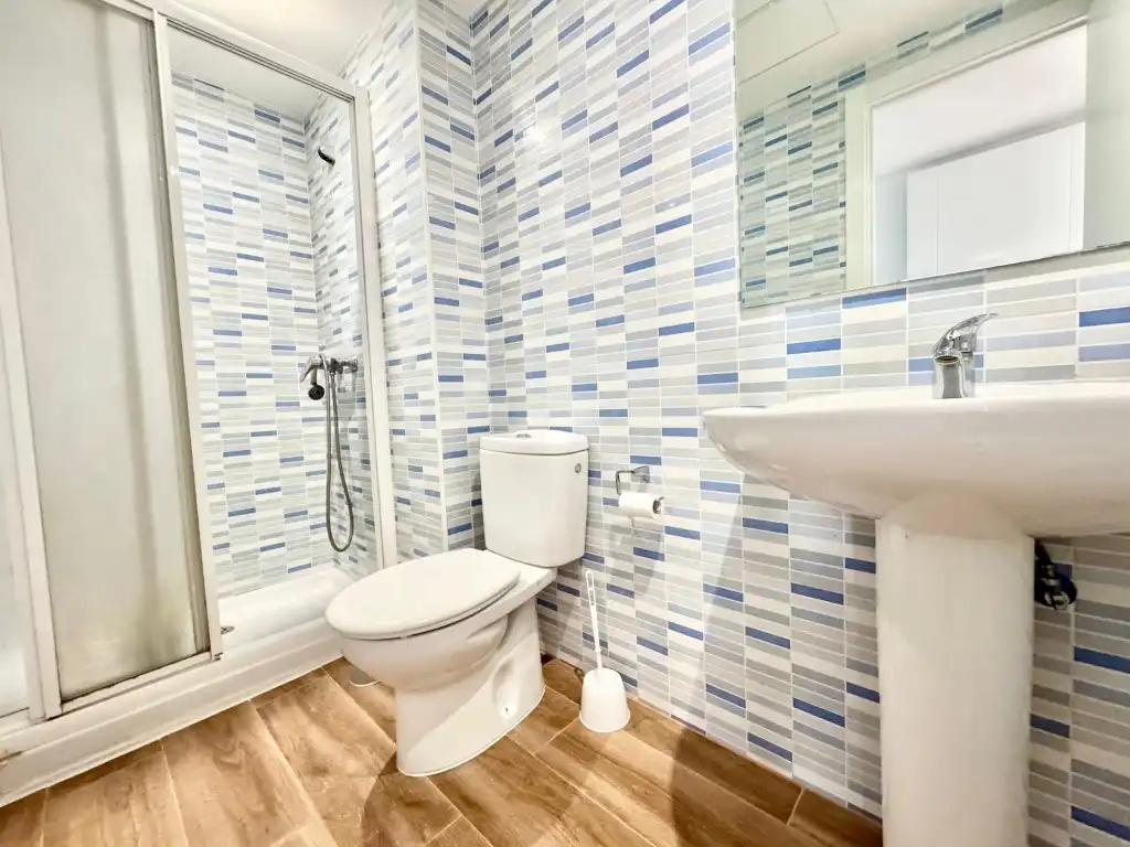 Badezimmer von Wohnung zur Miete in Córdoba mit Terrasse