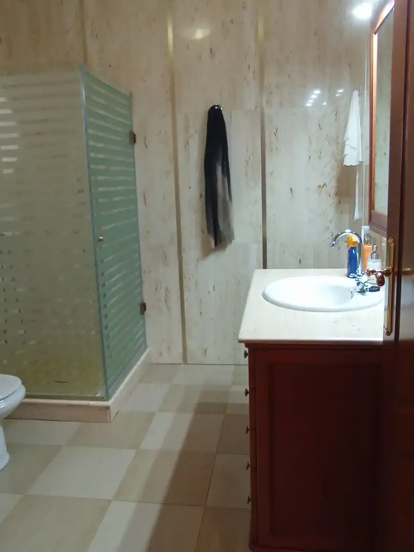 Badezimmer von Haus oder Chalet zum Verkauf in Córdoba mit Klimaanlage, Heizung und Terrasse