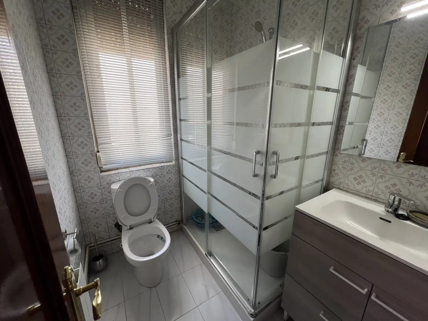 Baño de Piso en venta en Bilbao  con Calefacción y Terraza