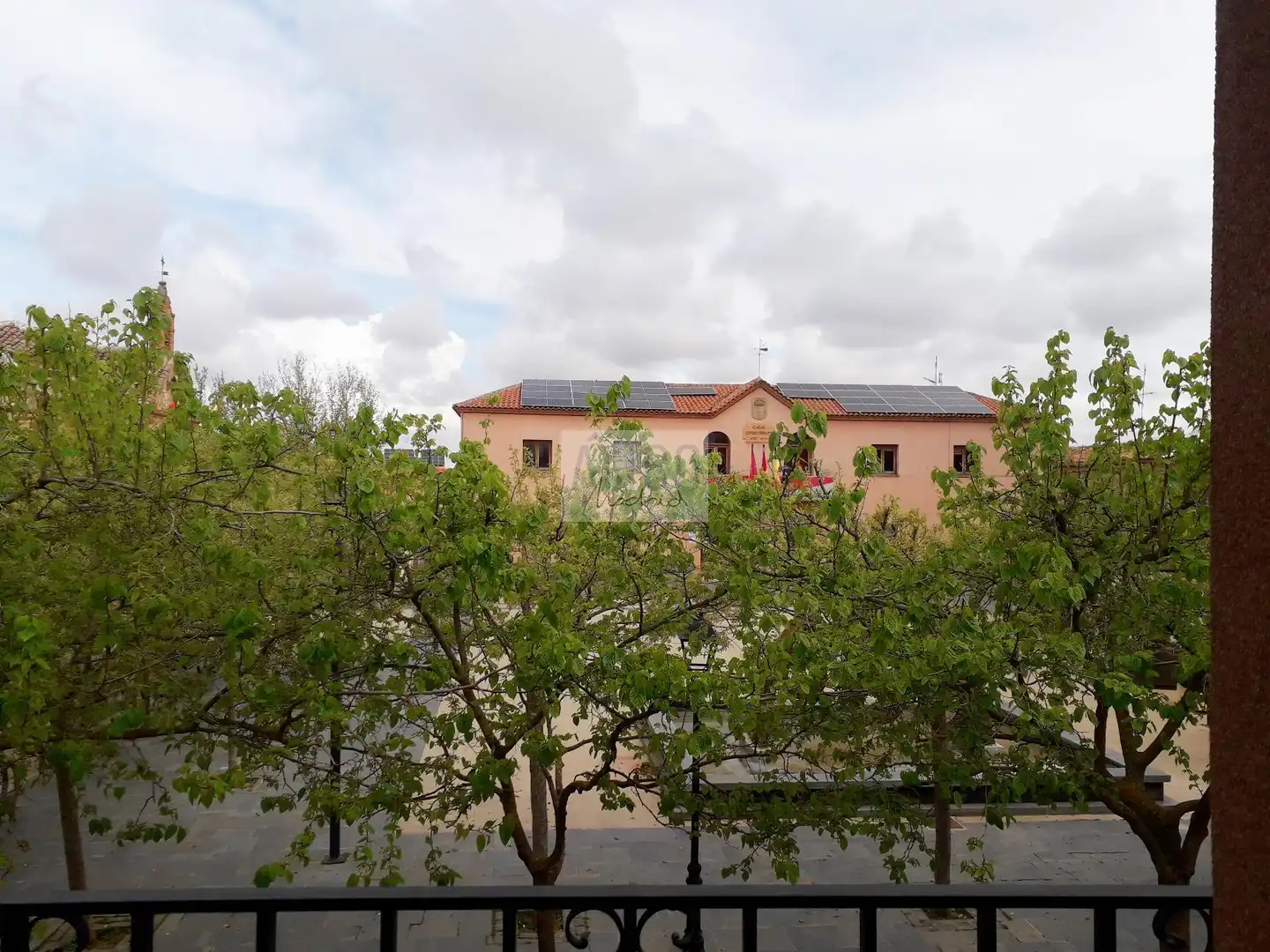Vista exterior de Casa o xalet en venda en Cózar amb Terrassa