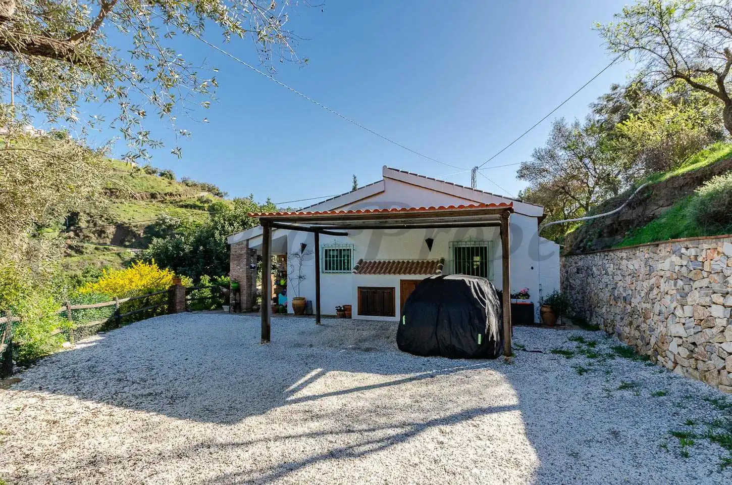 Vista exterior de Finca rústica en venda en Árchez amb Aire condicionat, Calefacció i Jardí privat