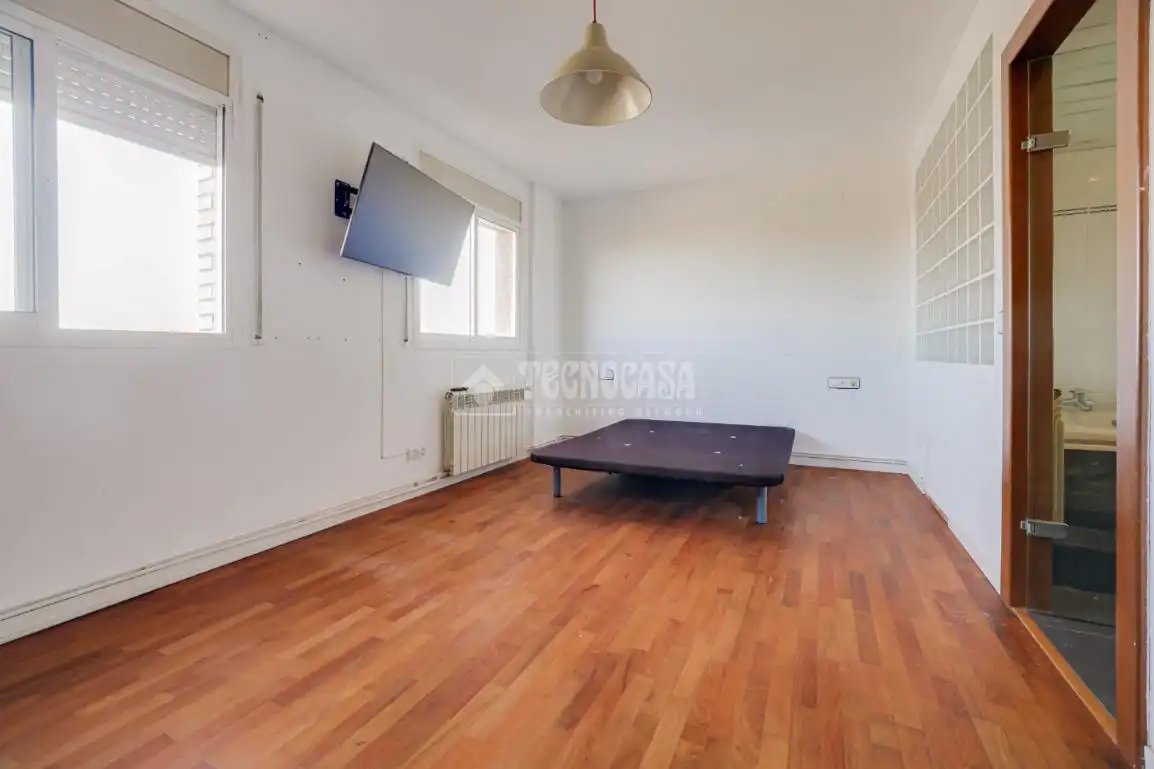 Habitación de Piso en venta en Sant Boi de Llobregat con Calefacción, Parquet y Balcón