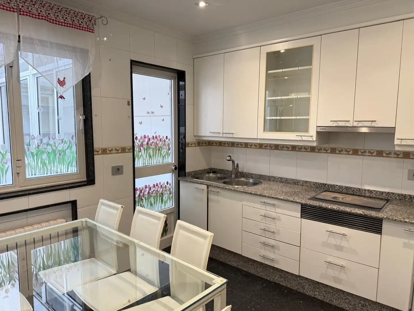 Cocina de Apartamento de alquiler en Lugo con Calefacción