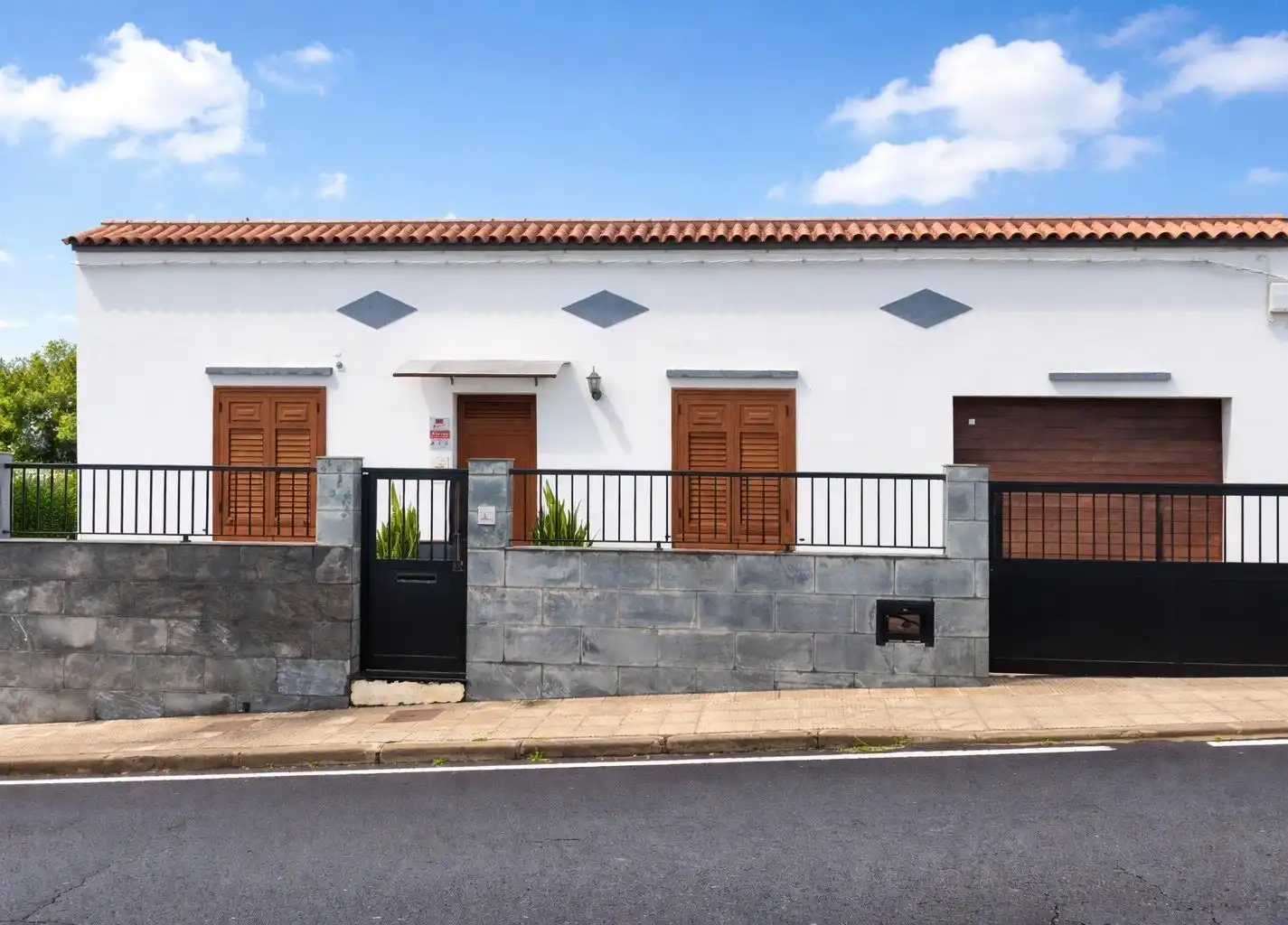 Vista exterior de Finca rústica en venta en Los Silos con Jardín privado y Amueblado