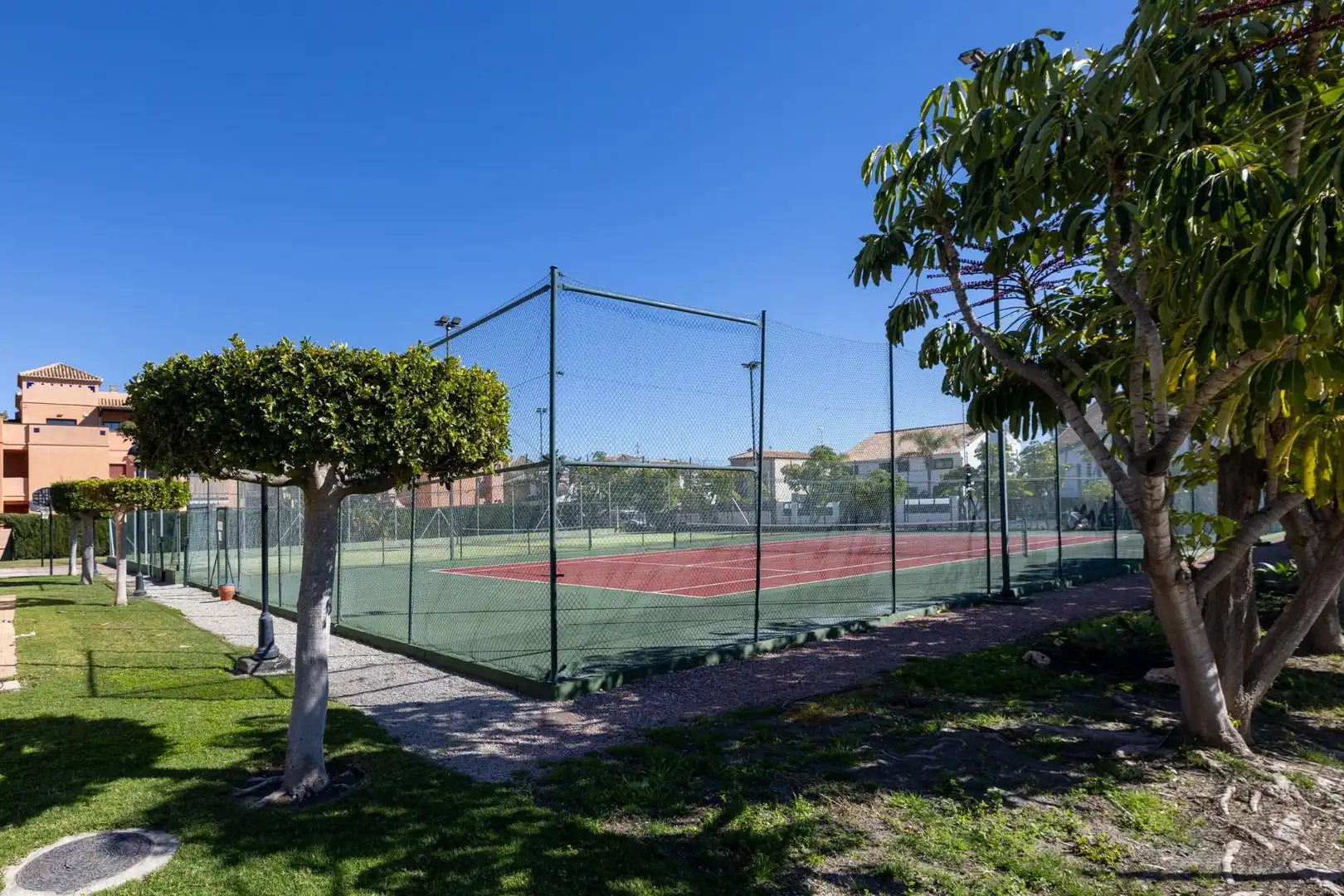 Außenansicht von Dachboden zum Verkauf in Motril mit Klimaanlage, Terrasse und Abstellraum