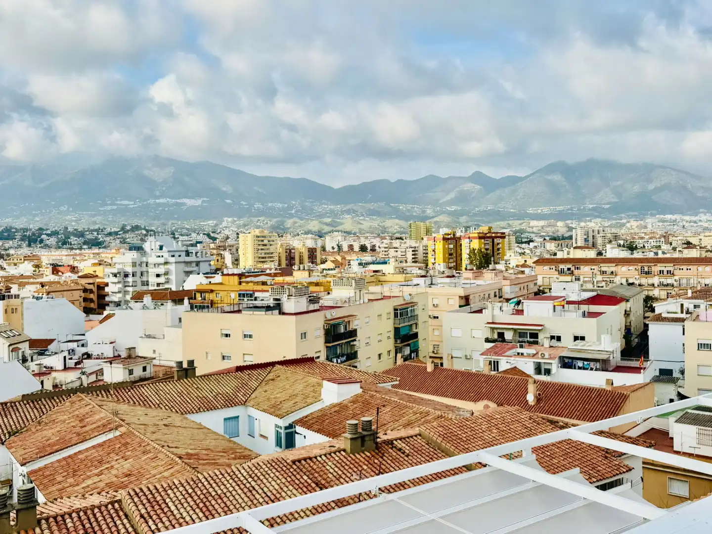 Vista exterior de Ático en venta en Fuengirola con Aire acondicionado, Calefacción y Terraza
