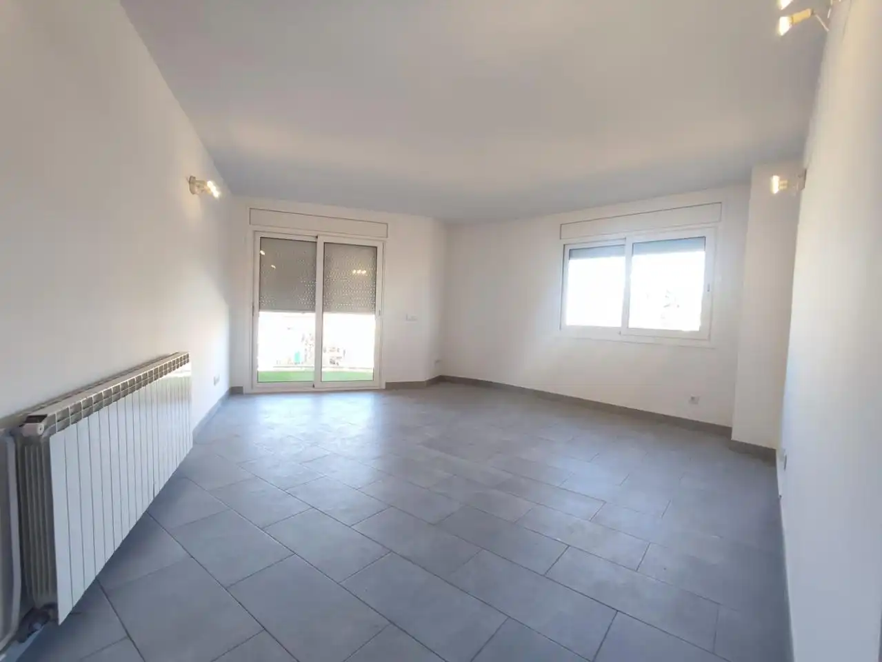 Wohnzimmer von Wohnung zur Miete in Abrera mit Heizung und Balkon