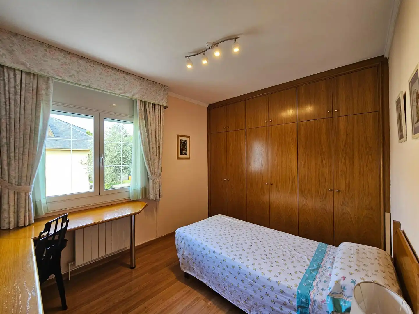 Habitación de Casa o chalet en venta en Canovelles