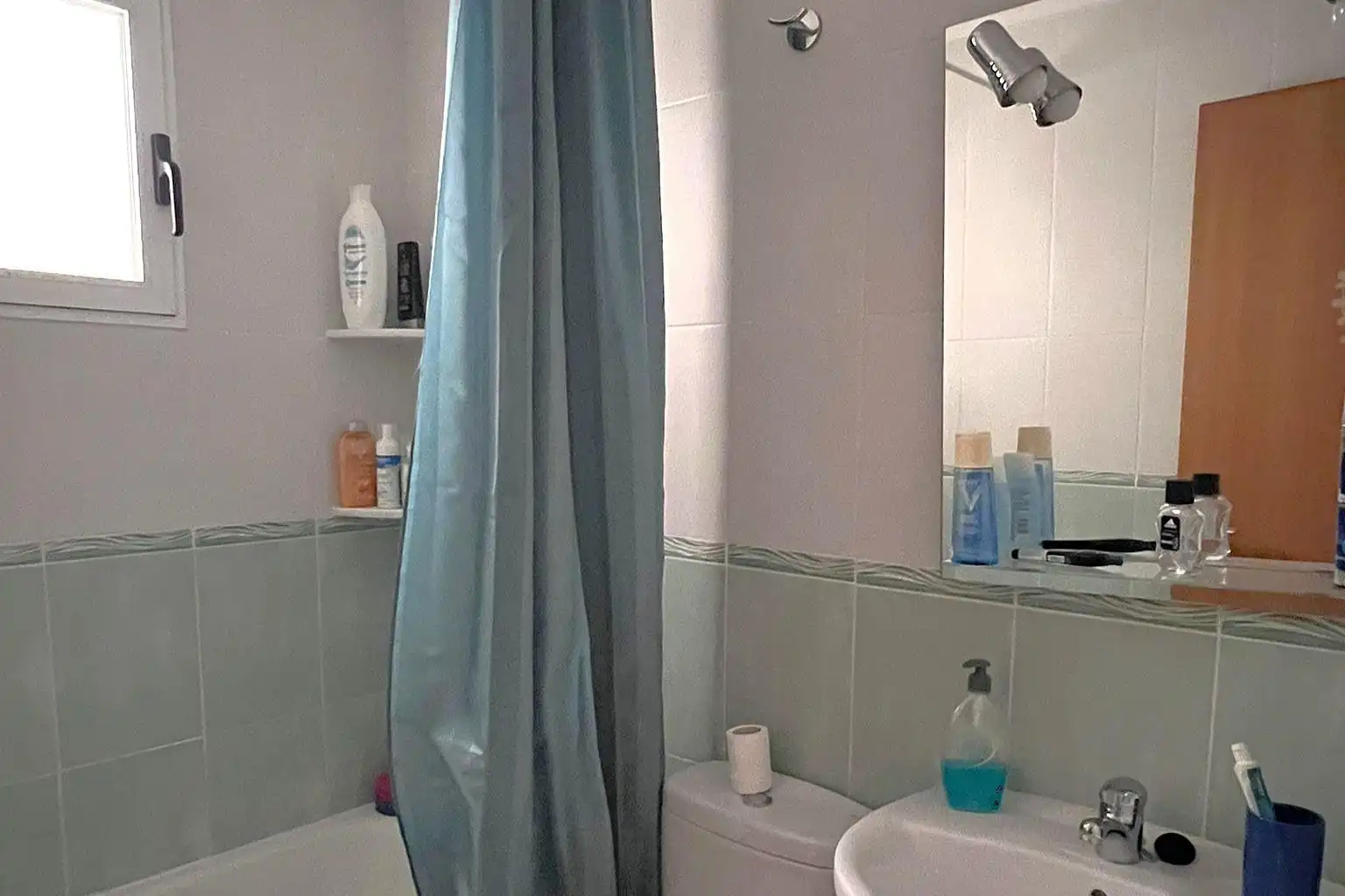 Bany de Apartament en venda en Torrevieja amb Aire condicionat, Calefacció i Terrassa