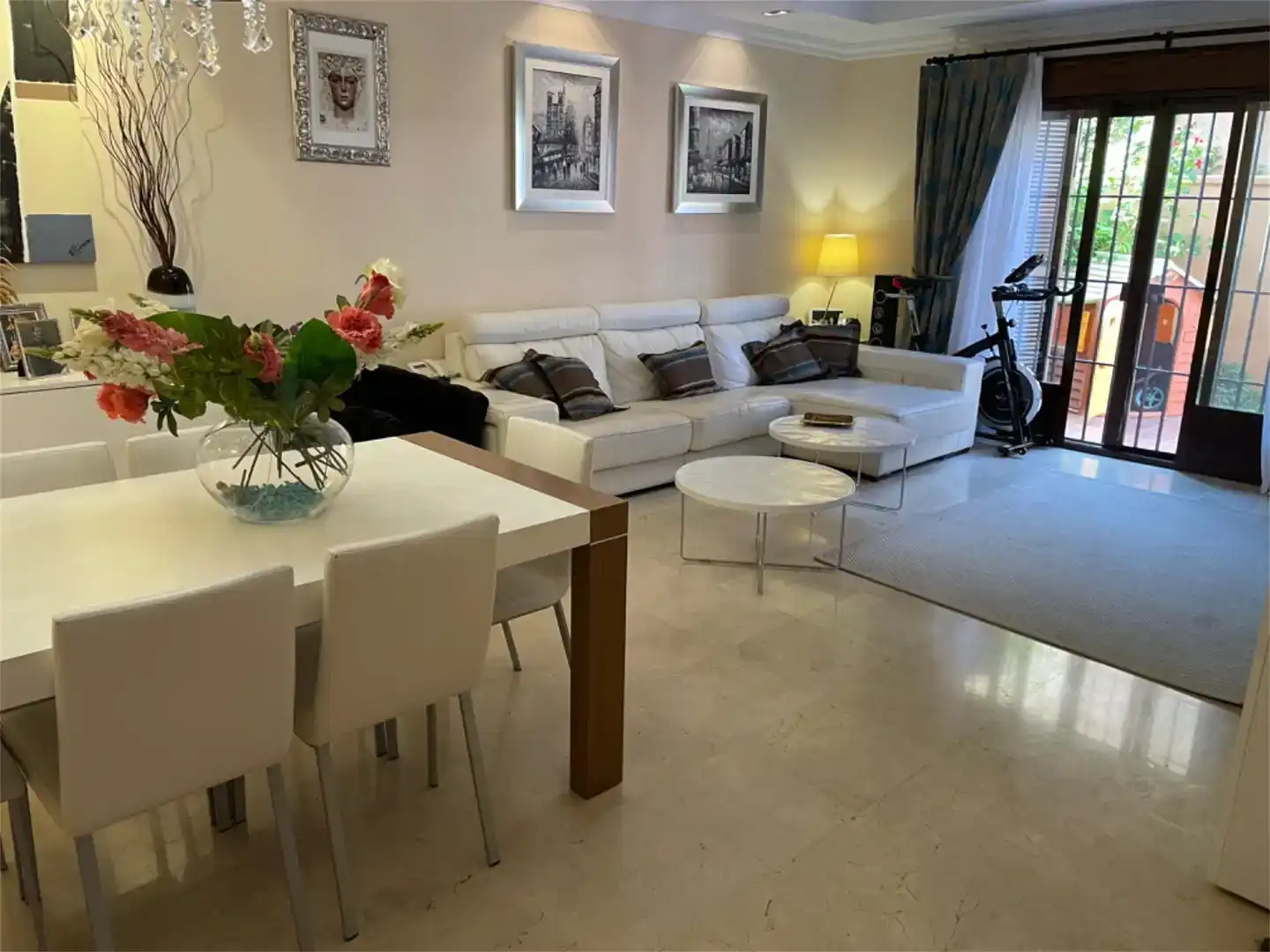 Living room of Houses for rent in La Rinconada  with Air Conditioner, Private garden and Storage room