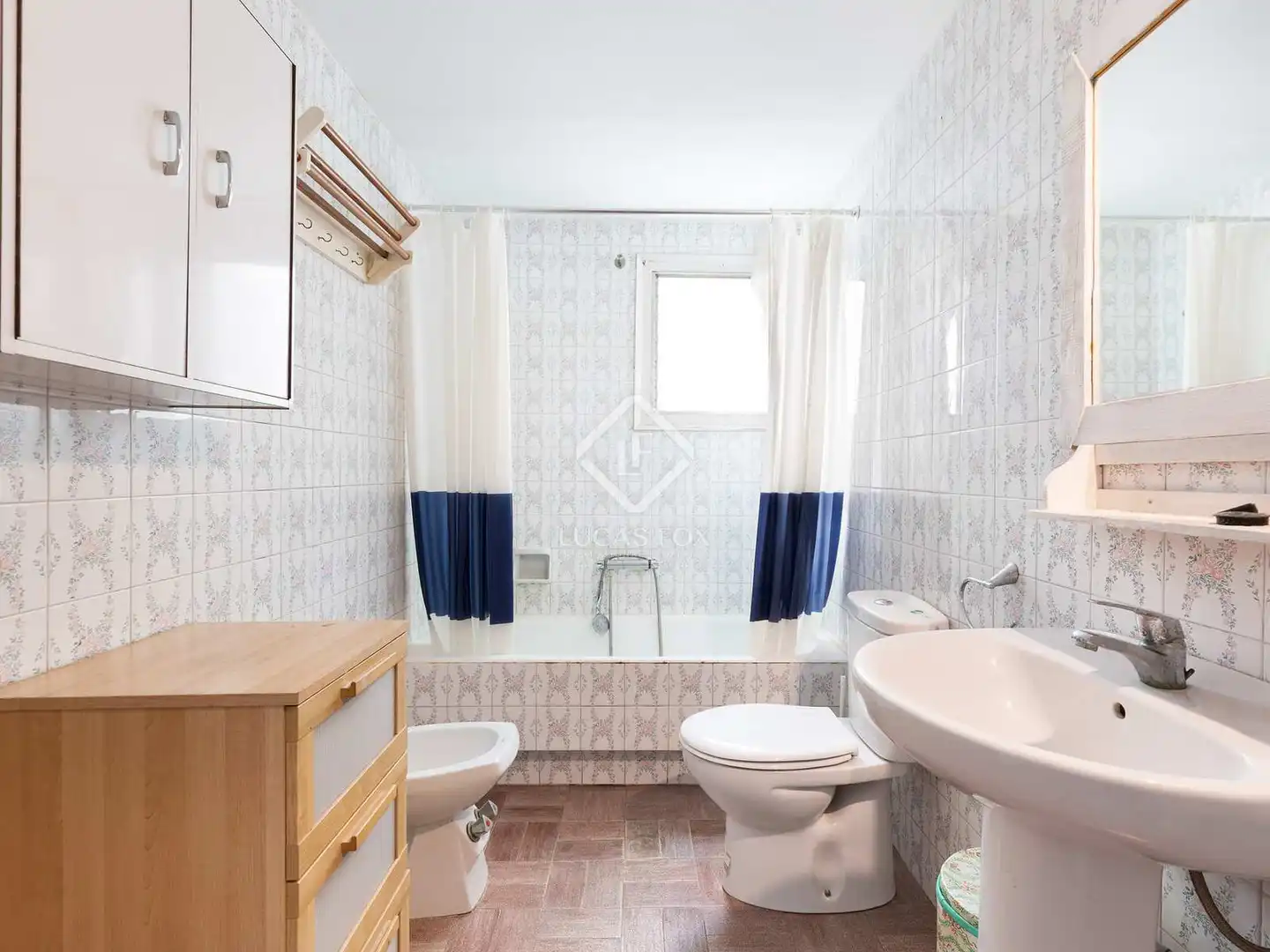 Bathroom of Flat for sale in Castelldefels  with Terrace, Storage room and Swimming Pool