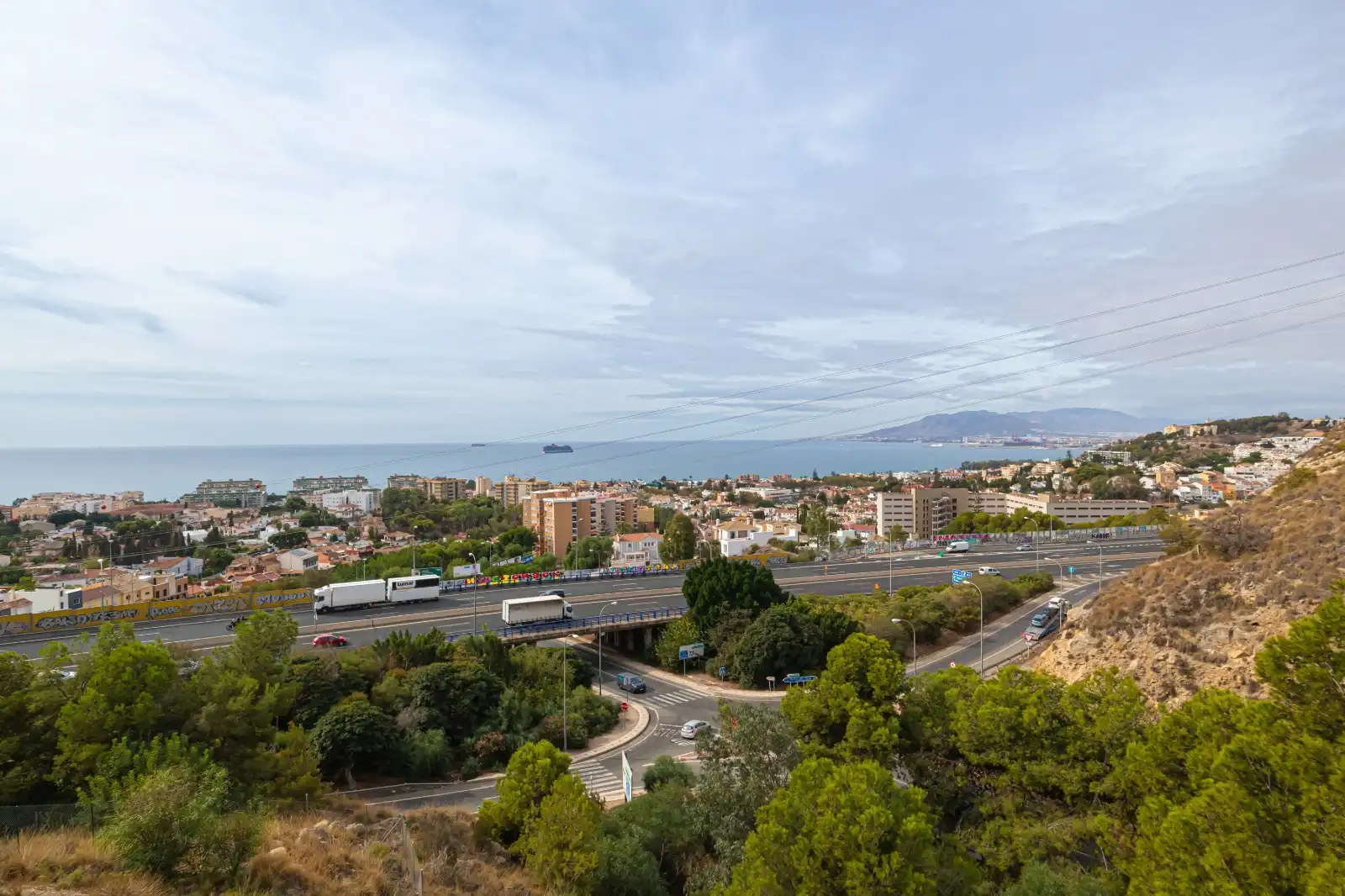 Vista exterior de Casa o xalet en venda en Málaga amb Aire condicionat, Calefacció i Jardí privat