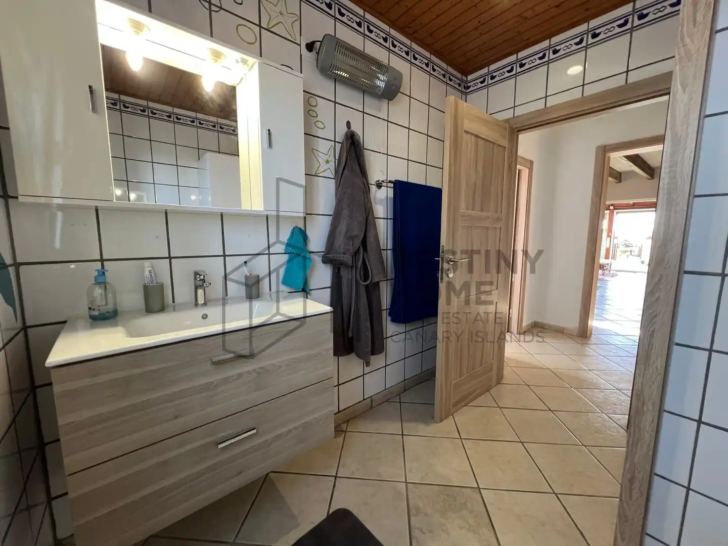 Bany de Casa o xalet en venda en La Oliva amb Aire condicionat, Jardí privat i Terrassa