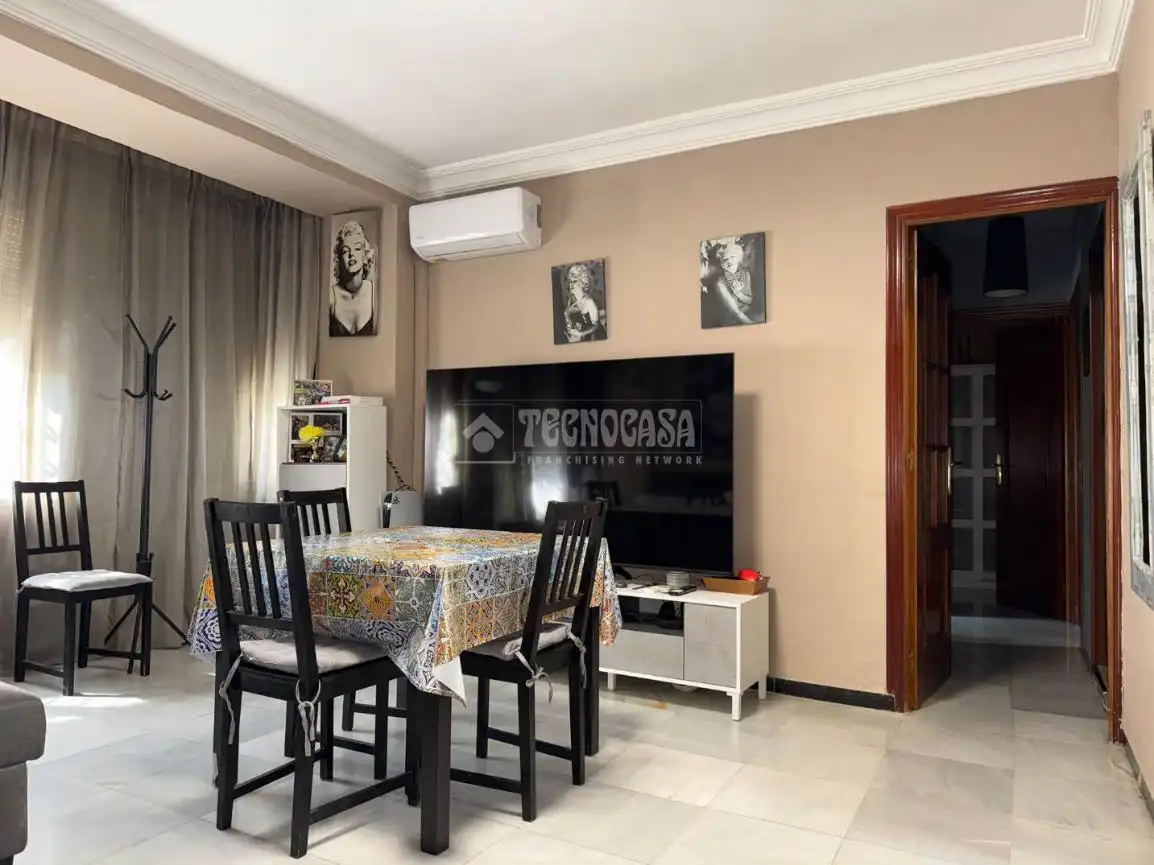 Living room of Flat for sale in Sevilla
