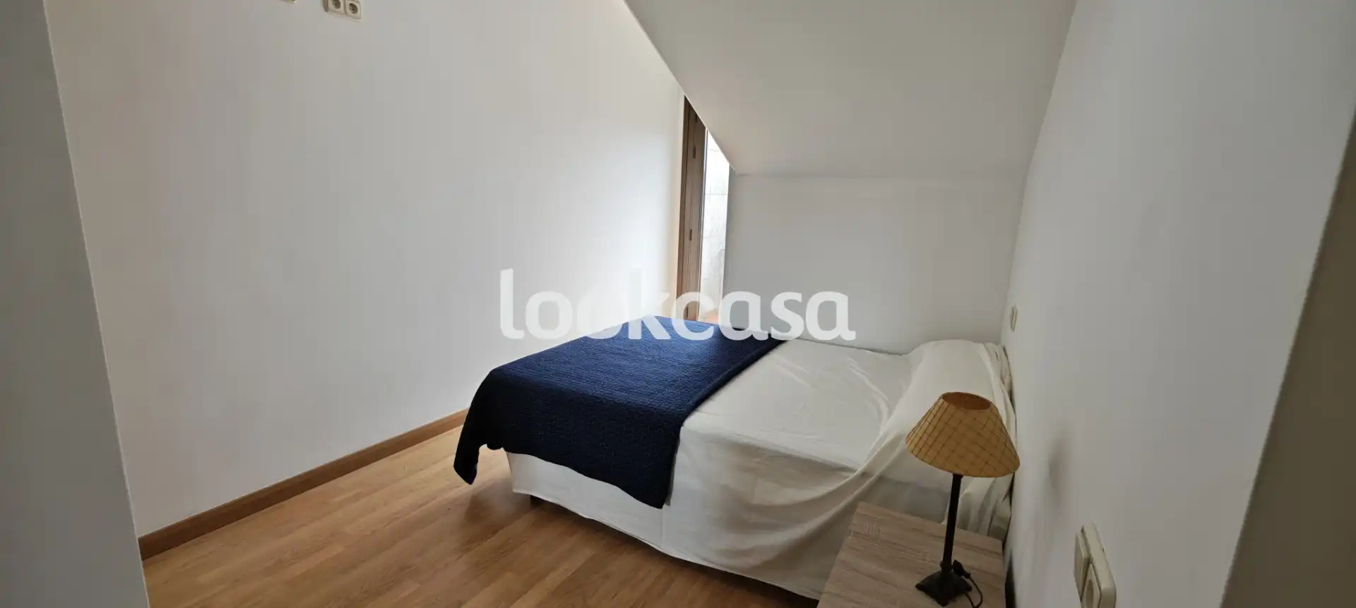 Habitación de Ático en venta en Sanxenxo con Calefacción, Jardín privado y Parquet