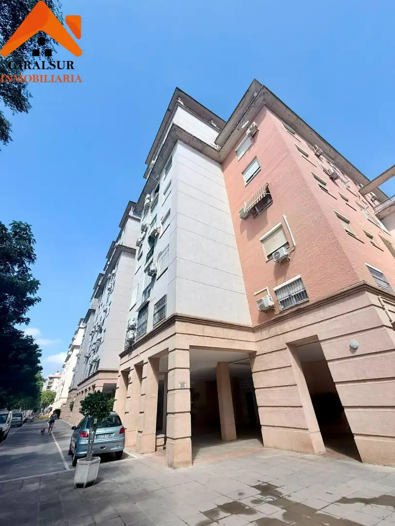 Exterior view of Flat for sale in Sevilla  with Air Conditioner