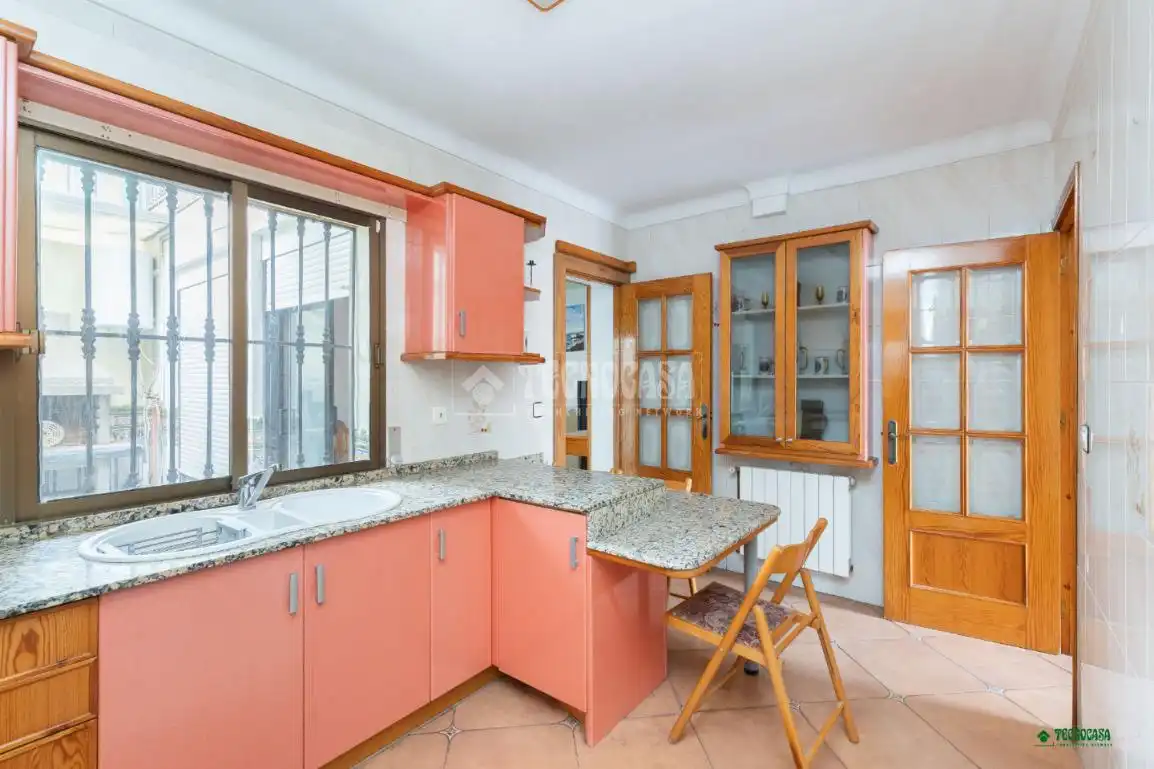 Küche von Einfamilien-Reihenhaus zum Verkauf in Zurgena mit Klimaanlage und Balkon
